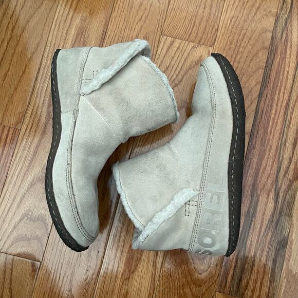 Sorel Nakiska Bootie Slipper Womens 7.5 Suede Faux-Fur Indoor/Outdoor Off-White - Picture 4 of 12